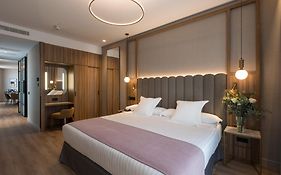 Hotel Giralda Center